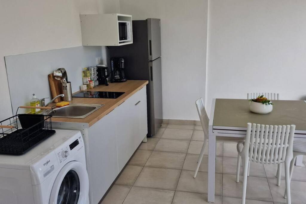 Joli T2 En Bas De Villa Vue Jardin Et Mer Vieux-Habitants Ngoại thất bức ảnh